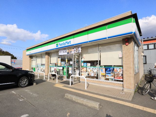 コンビニ　ファミリーマート 香芝良福寺店（コンビニ）まで626m
