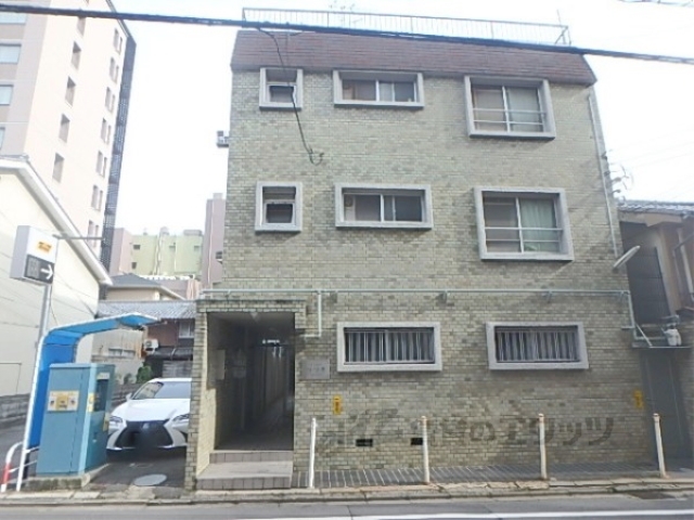 京都市下京区八文字町のマンションの建物外観