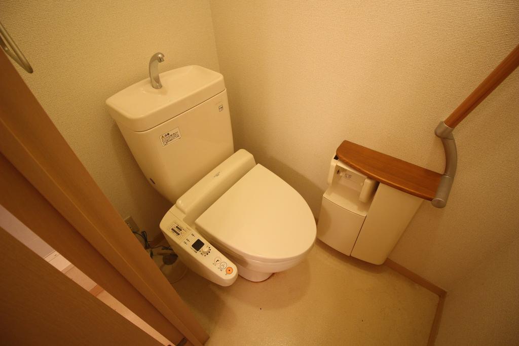 トイレ　トイレを撮影