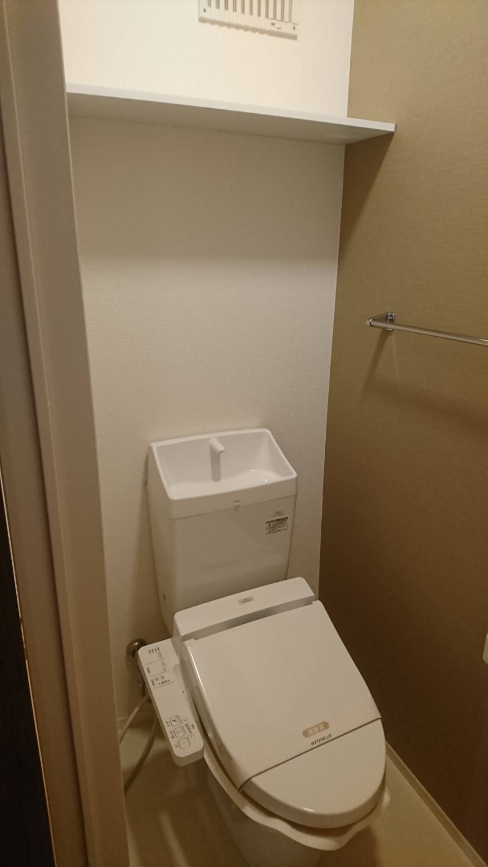 【エクセルシオールパークDのトイレ】