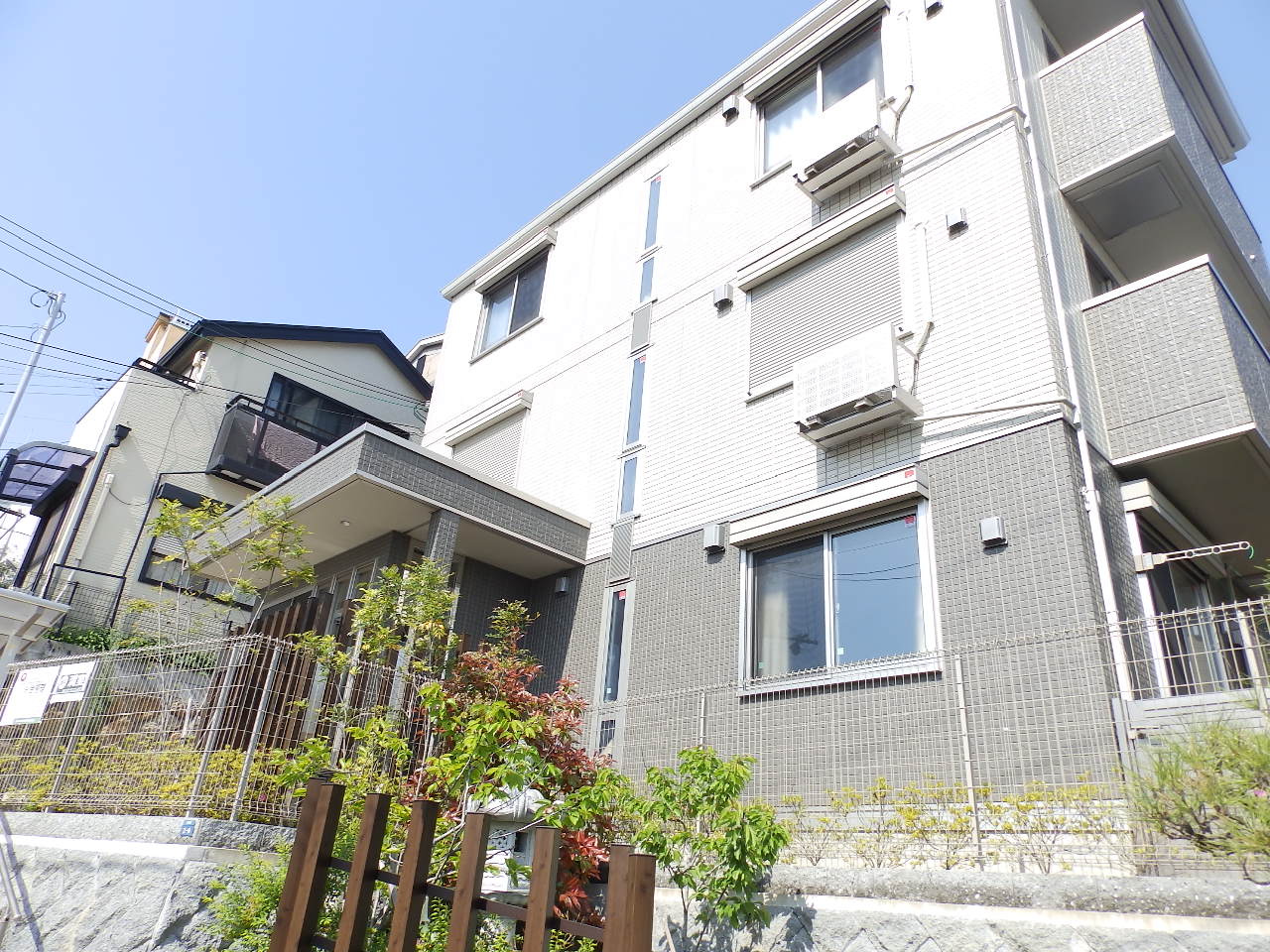 建物外観　２０１５年築