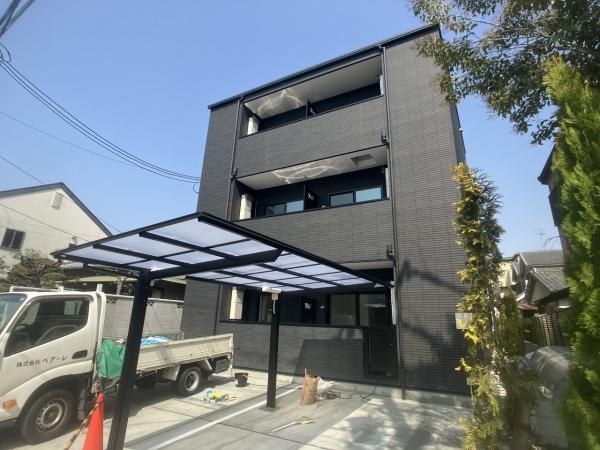 リビングライフ諏訪ノ森の建物外観