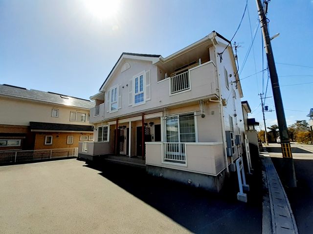 函館市日吉町のアパートの建物外観