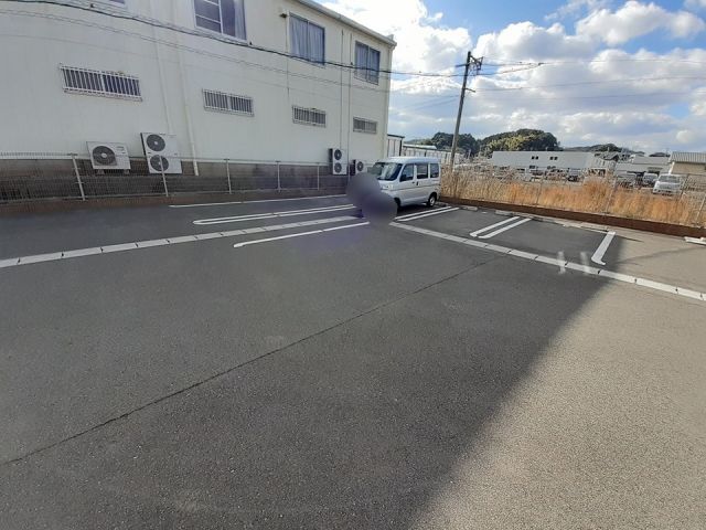 【リラパーク徳重の駐車場】