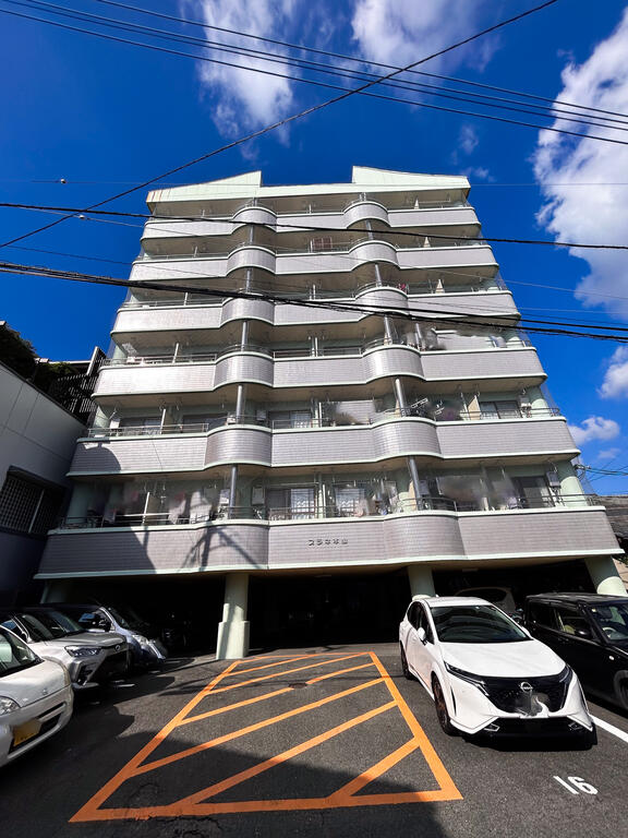 熊本市中央区本山のマンションの建物外観