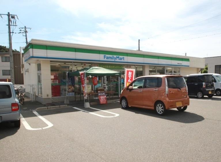 コンビニ　ファミリーマート下関王司上町店（コンビニ）まで875m