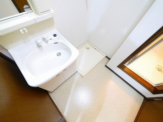 洗面設備　脱衣スペースもあります