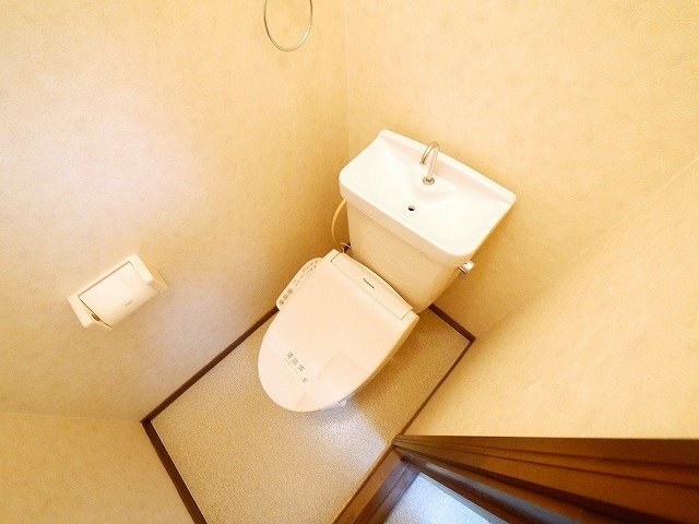 トイレ　コンパクトで使いやすいトイレです