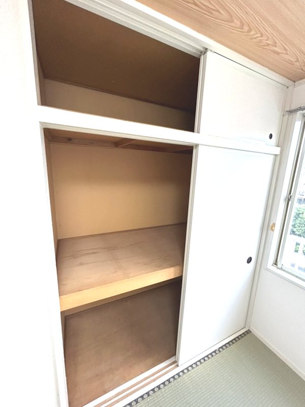収納　天袋もあり収納力あります。
