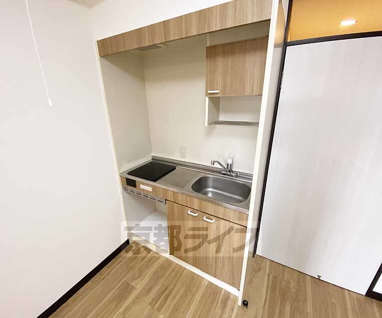キッチン　コンロ付きのキッチン