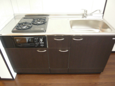 キッチン　※室内写真は101号室参照。