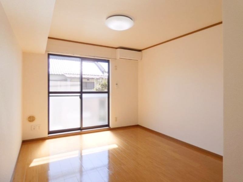 居室・リビング　図面と現状に相違がある場合には現状を優先