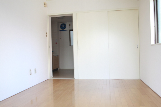 居室・リビング　※別号室の写真です