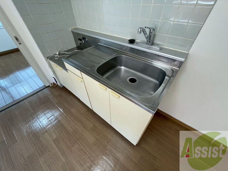 キッチン　キッチンです。一人暮らしなら十分な大きさですね。