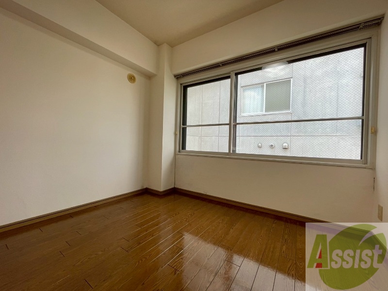 その他部屋・スペース　戸を閉めるとリビングと区切られた寝室にすることができますよ。