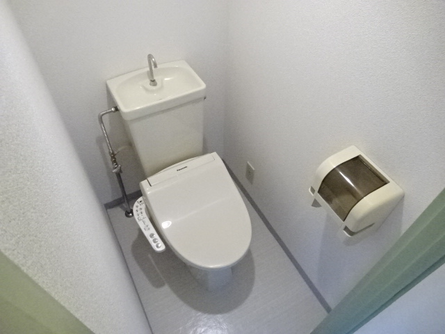 トイレ　他号室モデル写真