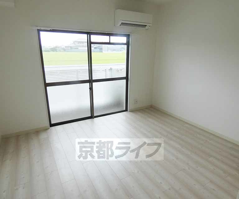 居室・リビング　室内