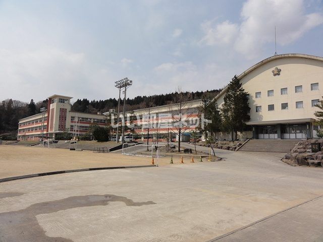 小学校　小矢部市立石動小学校（小学校）まで1310m