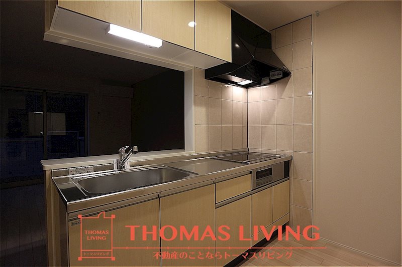 キッチン　調理スペースが十分に確保できるキッチンです。