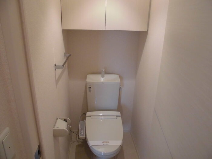 トイレ　『グランドール・サクラ』反転イメージ