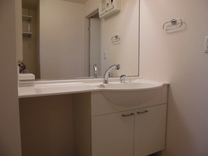 洗面設備　『グランドール・サクラ』反転イメージ