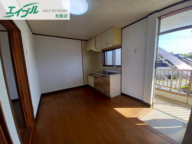 居室・リビング　同物件別室画像