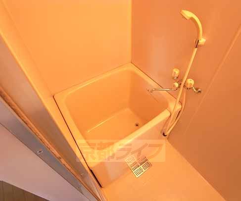 バス・シャワールーム　浴室です。