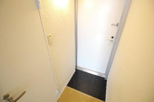 玄関　シンプルさが際立つ玄関ですね☆