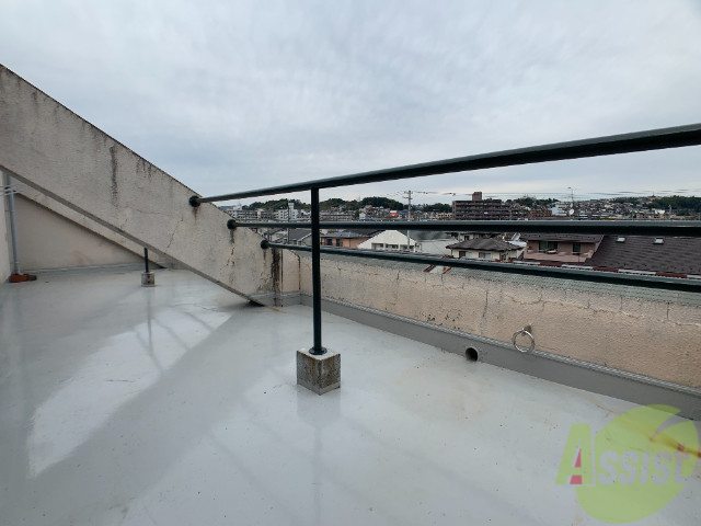 バルコニー　９．５帖もある広々ルーフバルコニーです。