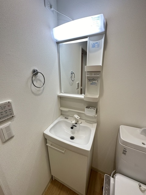 洗面設備　別部屋参考写真です