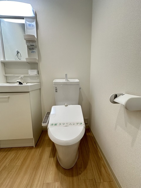 トイレ　別部屋参考写真です