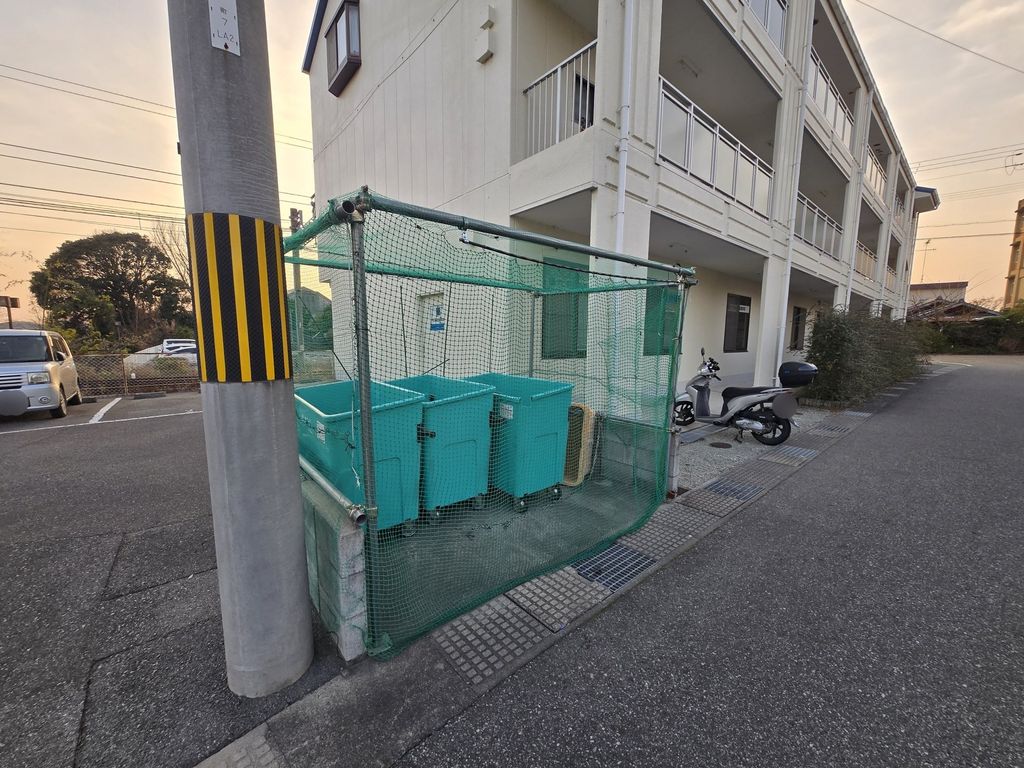 その他設備　敷地内ゴミ捨て場