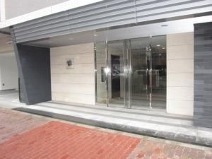 エントランス　重厚感あふれるエントランス