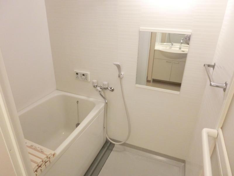 バス・シャワールーム　同タイプの写真です。