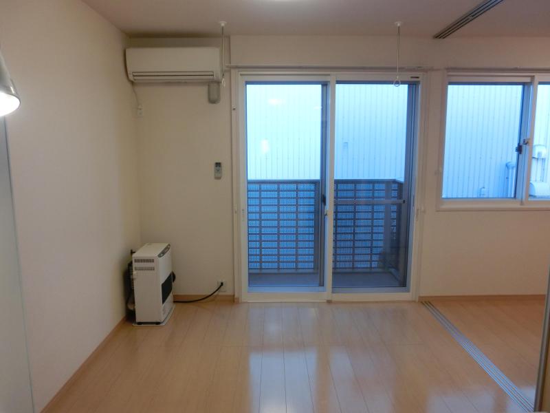 居室・リビング　同タイプの写真です。