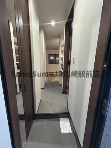 玄関　収納もある玄関です