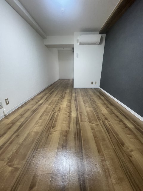 居室・リビング　同物件別号室