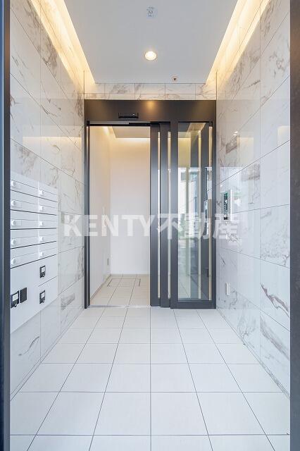 エントランス　清潔なエントランスです