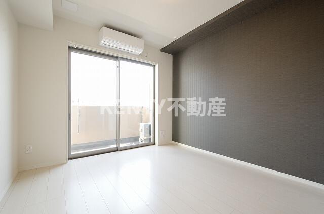 居室・リビング　こちらのリビングで趣味の時間をお楽しみください