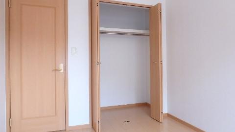収納　コートも掛けれる収納♪