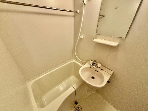 バス・シャワールーム　設備・仕様は号室により異なる為、現状を優先いたします。