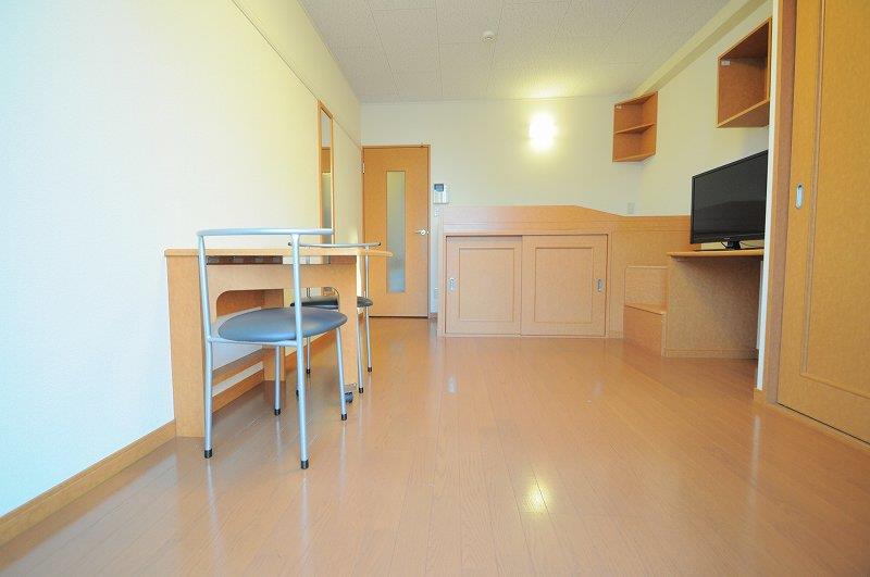 居室・リビング　収納スペースが豊富なお部屋です！