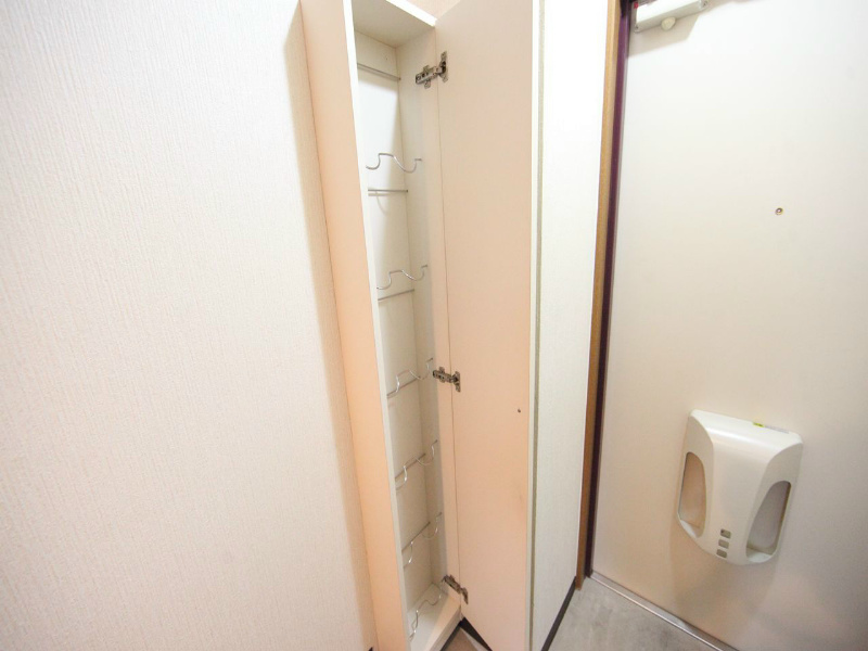 玄関　玄関　シューズボックス付