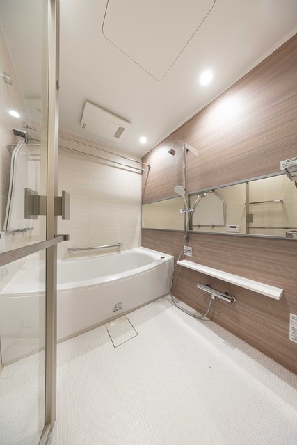 バス・シャワールーム　※写真は同タイプ住戸です。