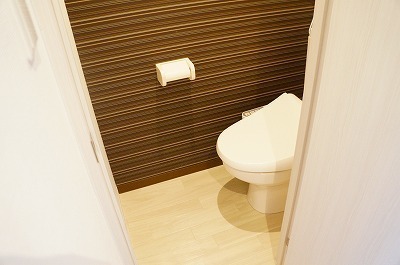 トイレ　嬉しいウォシュレット付きのトイレ！便座温かいですよ♪