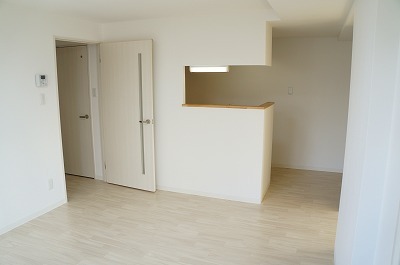 居室・リビング　明るい居間で気持ちまで明るくなりますね！