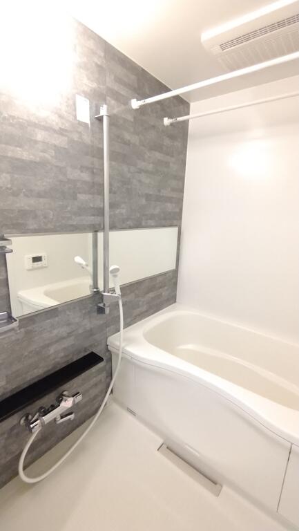 バス・シャワールーム　追炊き及び浴室乾燥機付きバスルーム