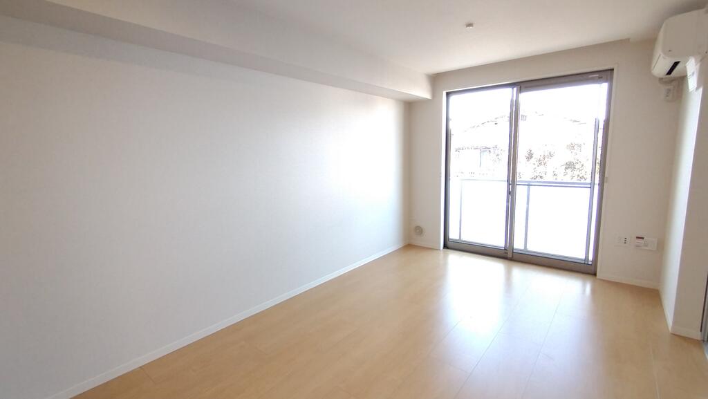 居室・リビング　フローリング12帖のリビングルームです。