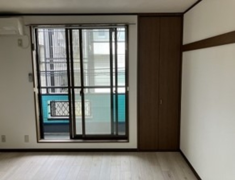 居室・リビング　※別号室の写真となります。