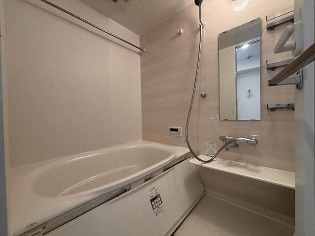 バス・シャワールーム　乾燥機能付きなのでお風呂のお掃除が楽になりゆったり入浴できま